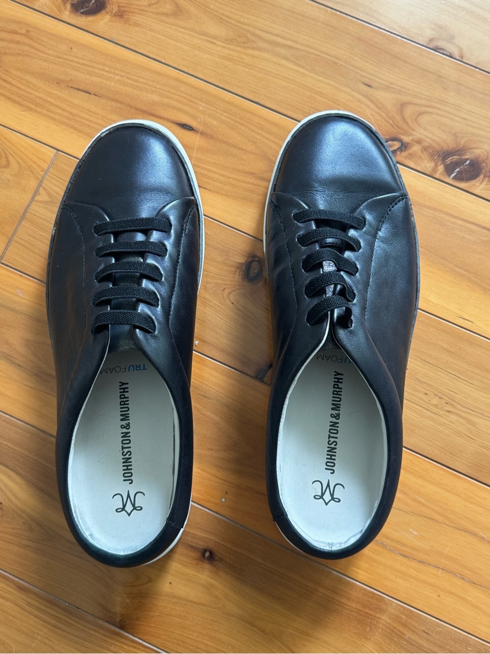 Johnston & Murphy Black Leather Low-Top Sneakers